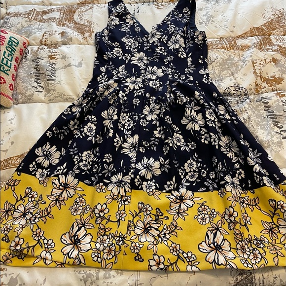 Vince Camuto dress - Picture 4 of 4